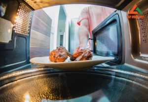 Cách sử dụng lò vi sóng Sharp tại nhà hiệu quả